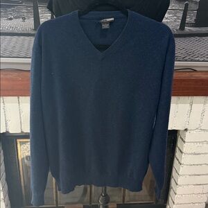 CH Classic Navy Blue V-Neck Sweater - Men's 100% cashmere Large